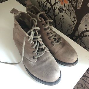 Steve Madden combat style boots